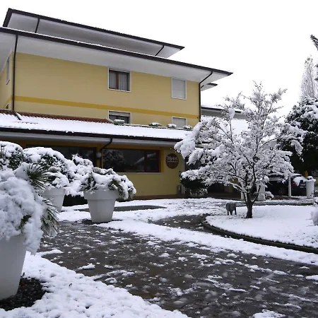 ホテル Hotel La Bulesca