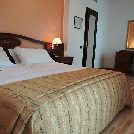 Hotel La Bulesca ホテル