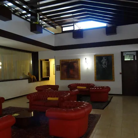 Hotel La Bulesca 4* ルバーノ